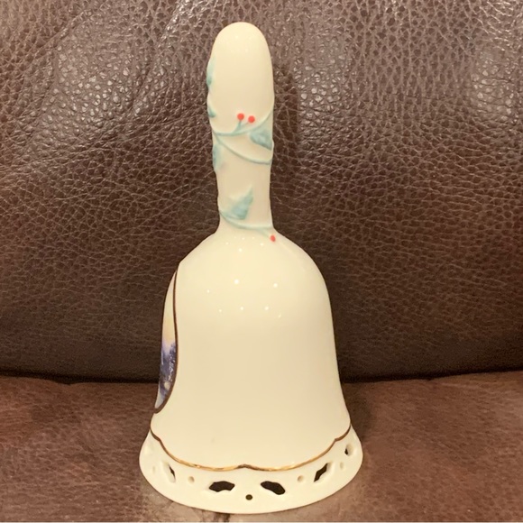 Thomas Kinkade Victorian Christmas IV Porcelain Christmas Bell - Picture 5 of 10
